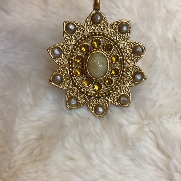 💜Gold Tone Boho Pendant Necklace - Picture 2 of 6